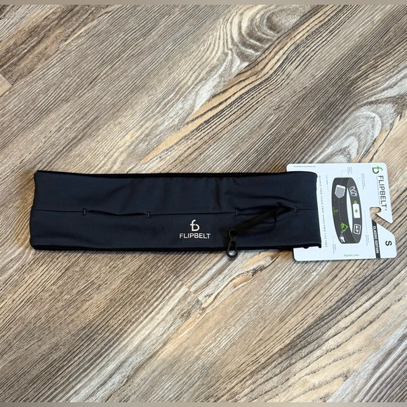 FlipBelt Black Classic Running Belt - Picture 4 of 9